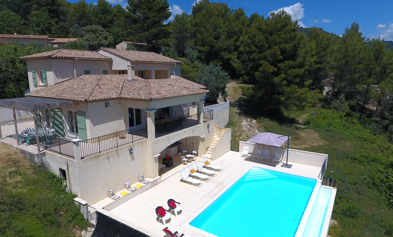 Villa individuelle avec piscine à débordement